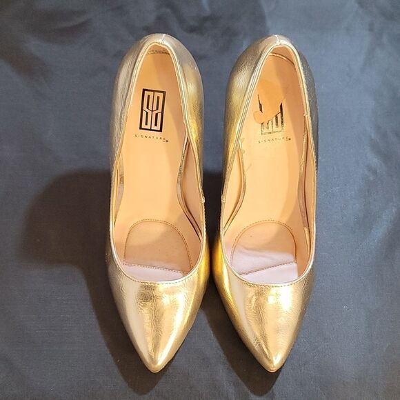 BRAND NEW SIGNATURE WOMEN'S HIGH HEEL STILETTOS PUMP - Picture 3 of 16